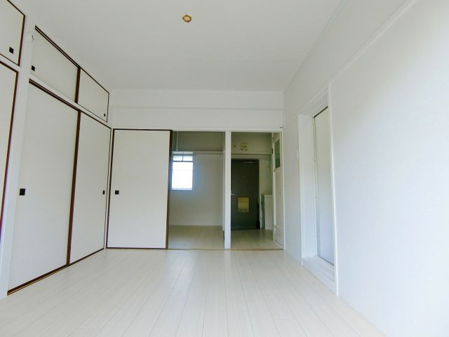 ビレッジハウス安倍2号棟の居間・リビング|308の写真