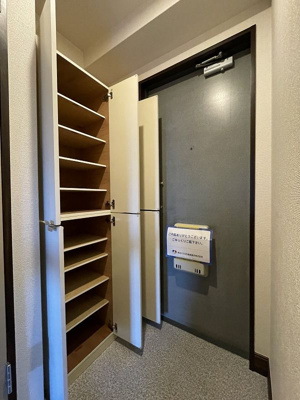 【玄関】 | アベニューすみれが丘【SHM】 | たっぷり収納できるシューズボックス！！