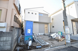 【外観】 | 間もなく完成致します。間取のご確認などはすでに可能ですのでお気軽にお申し付け下さい。