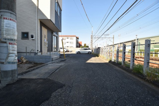 【前面道路含む現地写真】 | 北側4.3ｍ公道　車の通行は少なく小さなお子様にも安心の立地です。