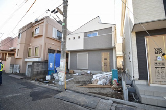 【外観】 | 現地見学や資料請求などお気軽にお問合わせ下さい。
周辺環境とあわせて現地ご案内致します。