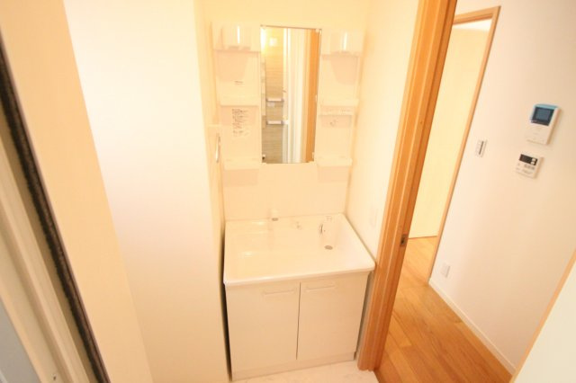 メゾン・ソレイユ長栄寺の独立洗面台