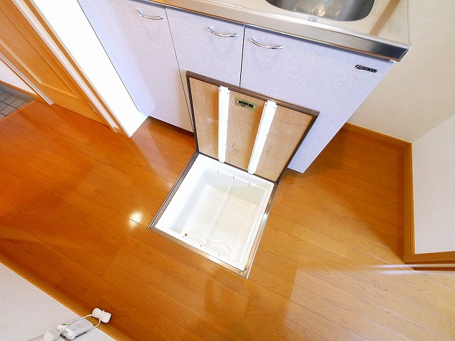 セレーノ東生駒Ａ棟の収納|床下収納です