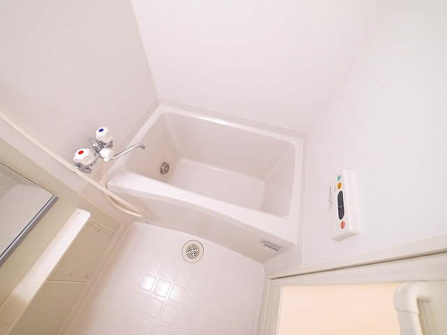 セレーノ東生駒Ａ棟の浴室|落ち着いた空間のお風呂です