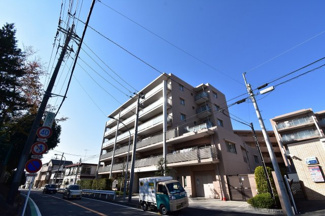 【外観】 | 総戸数８０戸、平成１４年１２月築、管理人は日勤勤務につき管理体制良好です♪
