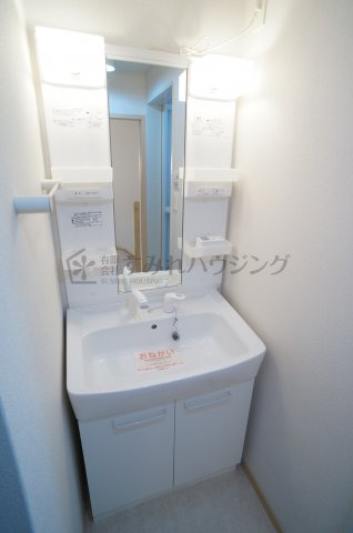 メイプルレジデンスの独立洗面台|参考、同建物・反転間取りの号室