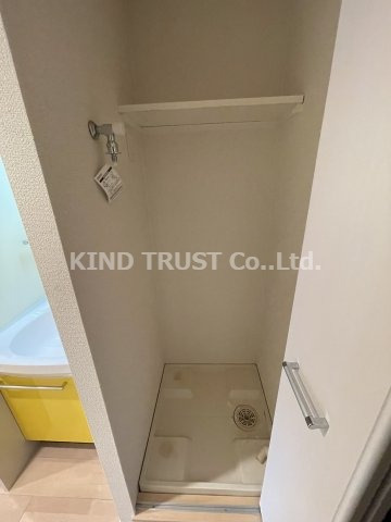 プレサンス天満ステーションフロントの設備|室内洗濯機置き場です