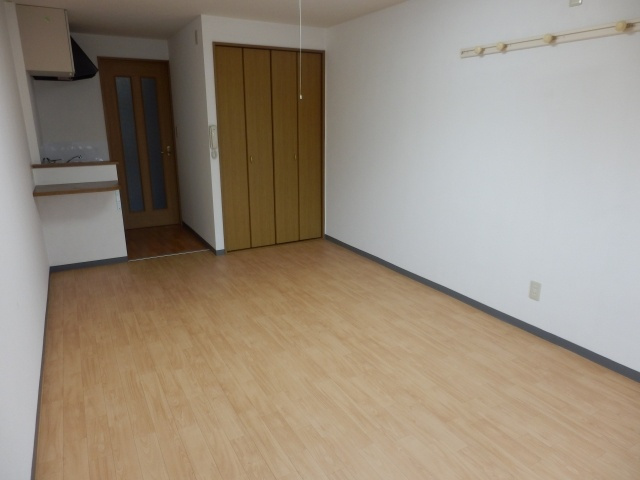 ベルナール東青田の洋室