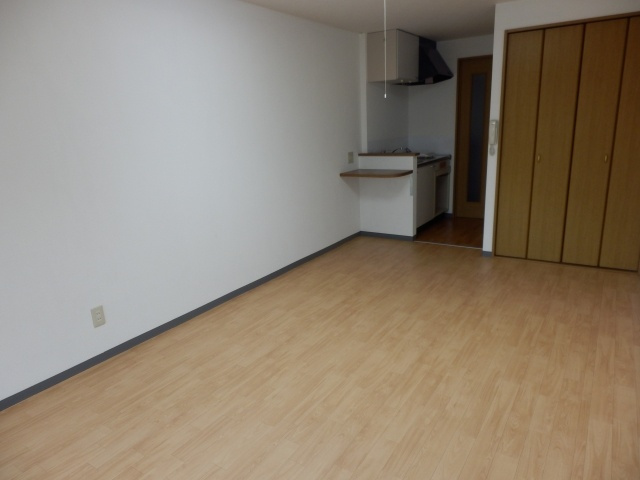 ベルナール東青田の洋室