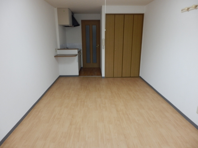 ベルナール東青田の洋室