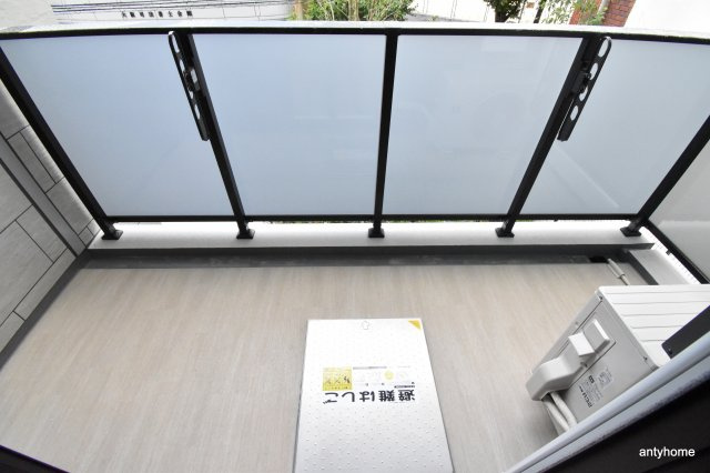ルネフラッツ谷町四丁目　仲介手数料無料のバルコニー