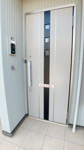 シャンポール新居の玄関
