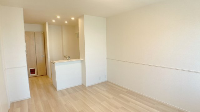 シャンポール新居の居間・リビング