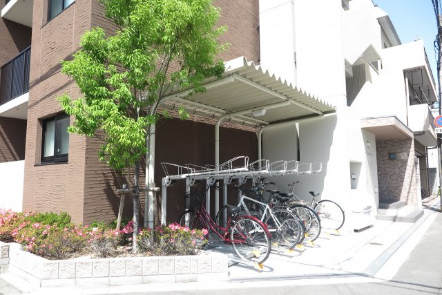 アメニティ西田辺の駐車場|駐車場に車を止められます