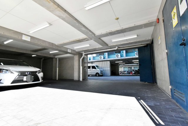 メネダスの駐車場