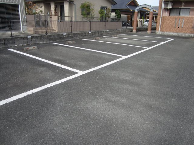 エクセレント未来の駐車場