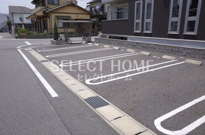 【駐車場】 | リヴェール | 駐車場があります