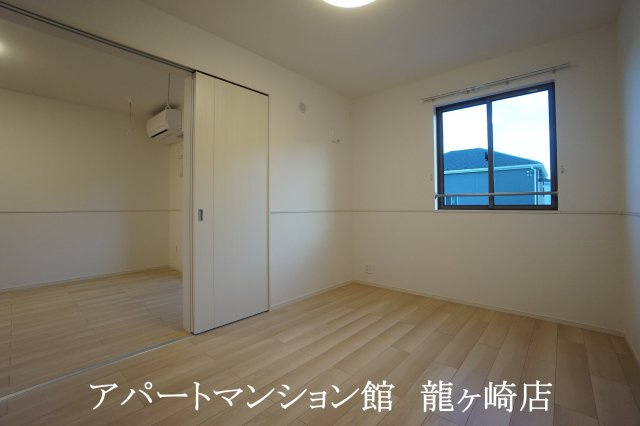 ジラソーレⅡの寝室|※201号室の写真を使用