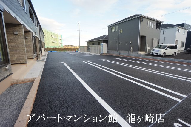ジラソーレⅡの駐車場
