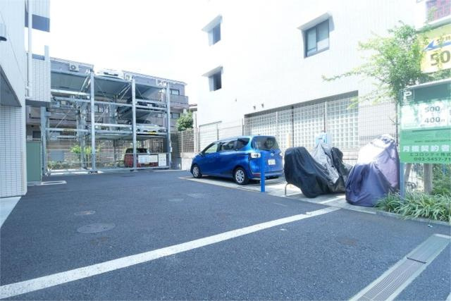 レグゼ梶ケ谷の駐車場