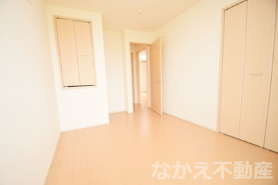 【寝室】 | ロイヤルオークＢ | ゆとりの広さです