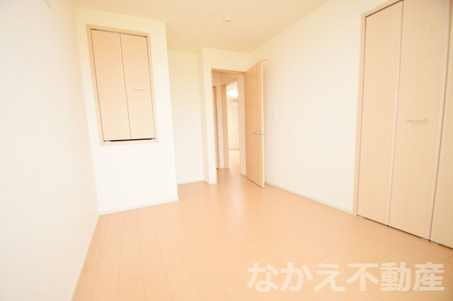 【寝室】 | ロイヤルオークＢ | ゆとりの広さです