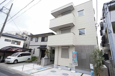 【外観】 | Bonheur　戸田 | 閑静な住宅地内にしっかりと溶け込むも存在感ある建物です。