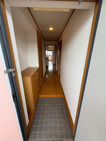 ピオーネハイツの玄関