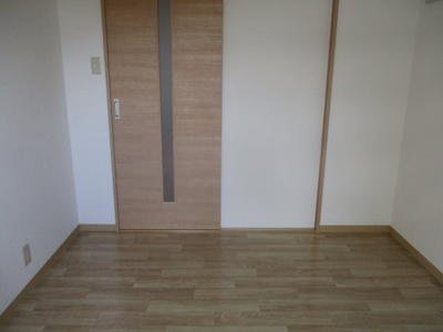 【洋室】 | エレガントライフ岸里