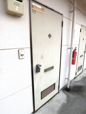 米満ハイツⅠ号棟のエントランス