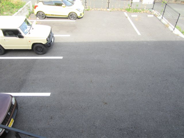 レグルスRの駐車場