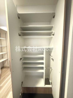 【玄関】 | プレサンス松屋町グレース | ゆったりとした玄関です