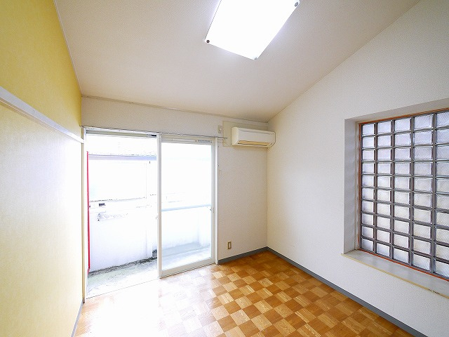 シティパレス新大宮P-5の居間・リビング