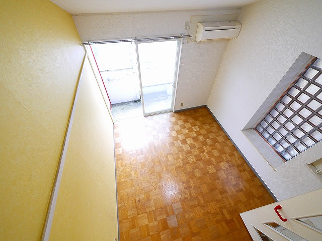 シティパレス新大宮P-5の居間・リビング