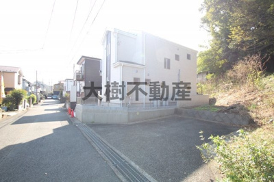 【前面道路含む現地写真】 | 海老名市国分南４丁目　新築戸建て　【仲介手数料無料】 | 【仲介手数料無料でご紹介可能です】大樹不動産