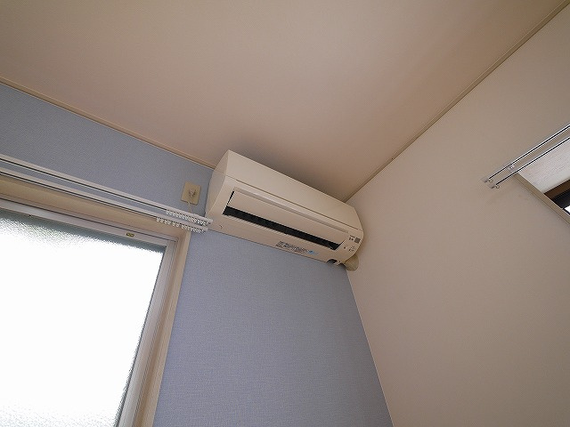 ロイヤル学園前PART-Ⅰの設備|年中快適に過ごせるエアコン付き