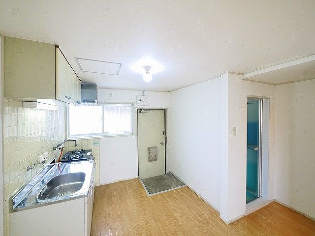 ロイヤル学園前PART-Ⅰの居間・リビング|使いやすい居間です