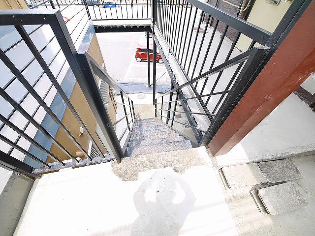 ロイヤル学園前PART-Ⅰのその他共用部分|共用階段部分になります