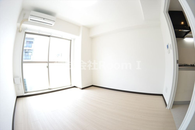 【内装】 | U-ro松屋町 | 明るい色調の室内です