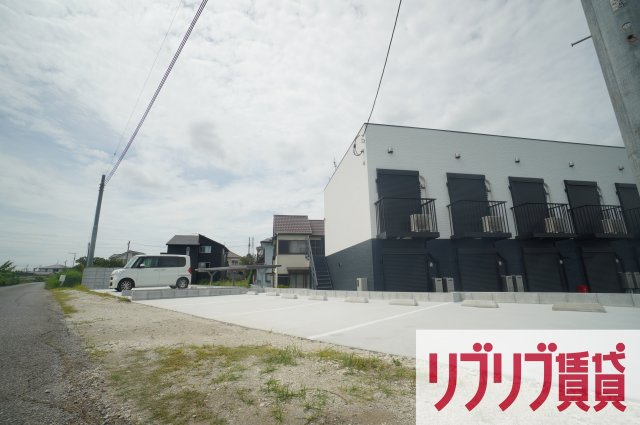 ラパ　メイプルの駐車場
