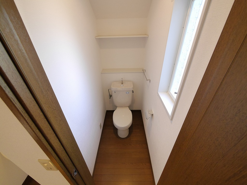 小倉台6丁目戸建のトイレ|2Ｆトイレあります