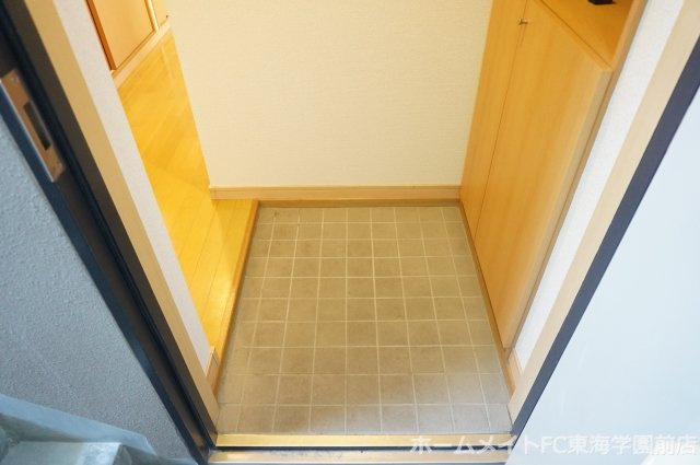 カメリアハウスの玄関