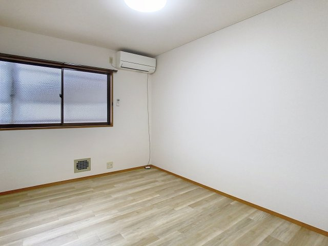 ハイツオカダの居間・リビング