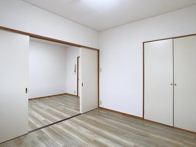 ハイツオカダの洋室