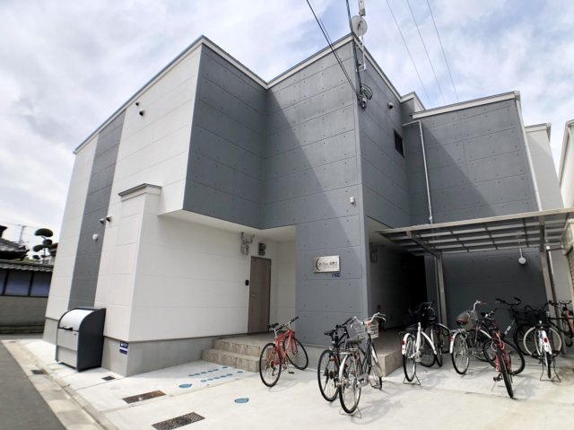 東大阪市衣摺３丁目のアパートの外観