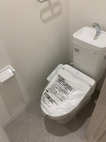 東大阪市衣摺３丁目のアパートのトイレ|類似物件のお写真です！