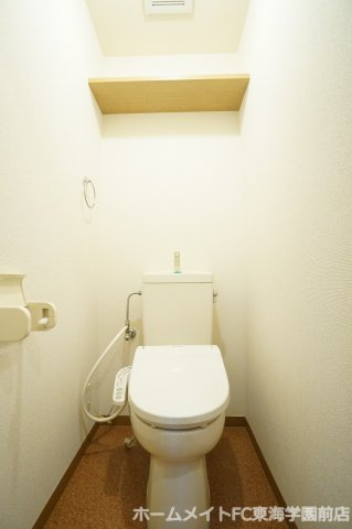 菊池郡菊陽町光の森４丁目の賃貸マンションのトイレ