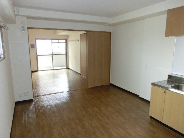 【居間・リビング】 | アズヴェール阿倍野 | リビング9.8帖