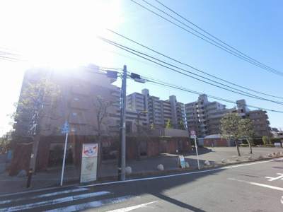 【外観】 | ジェネシティ | 総戸数２２５戸、１９９９年１１月築、管理人は日勤勤務につき管理体制良好です♪