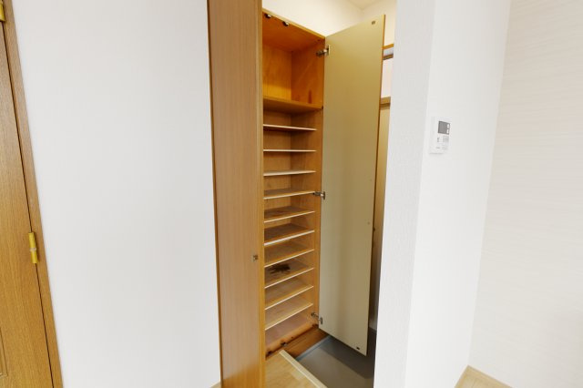 ラ・ドニスハイツの玄関